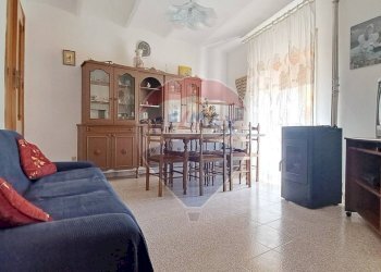 Sala da pranzo - Casa semi indipendente Via Scesa Valli
 
5-9, Villa Santa Maria - foto 6