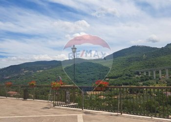 Vista delle montagne - Casa semi indipendente Via Scesa Valli
 
5-9, Villa Santa Maria - foto 18