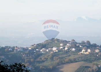 Vista delle montagne - Casa semi indipendente Via Angelo Camillo De Meis
 
3, Bucchianico - foto 22