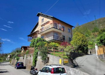 Edificio all\'aperto - Quadrilocale Via Chiose
 
48, Moconesi - foto 33