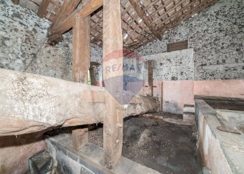 Scale - Rustico via mazzaglia
 
10, Nicolosi - foto 32