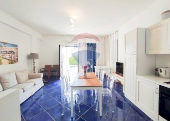 Sala da pranzo - Villa a Schiera Mola di Bari - foto 13