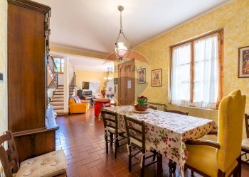 Sala da pranzo - Casa indipendente via Del Valico
 
1, Figline e Incisa Valdarno - foto 1