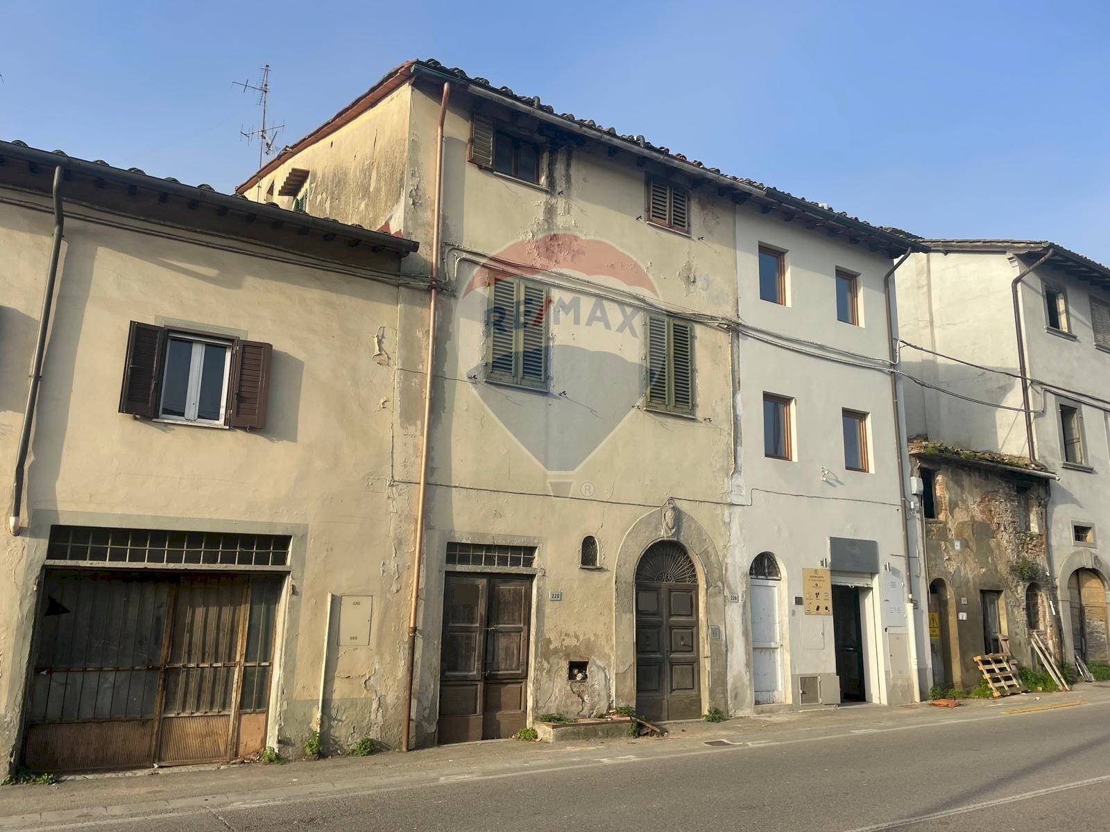 Edificio all\'aperto - Semi-detached house Montevarchi - photo 1