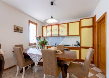 Sala da pranzo - Casa semi indipendente Borro al Prato
 
1, Reggello - foto 10
