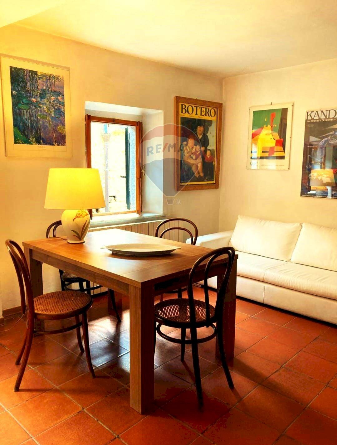 Sala da pranzo - Quadrilocale Vicolo Rubeni
 
5, Laterina Pergine Valdarno - foto 2