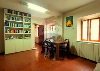 Sala da pranzo - Quadrilocale Vicolo Rubeni
 
5, Laterina Pergine Valdarno - foto 1