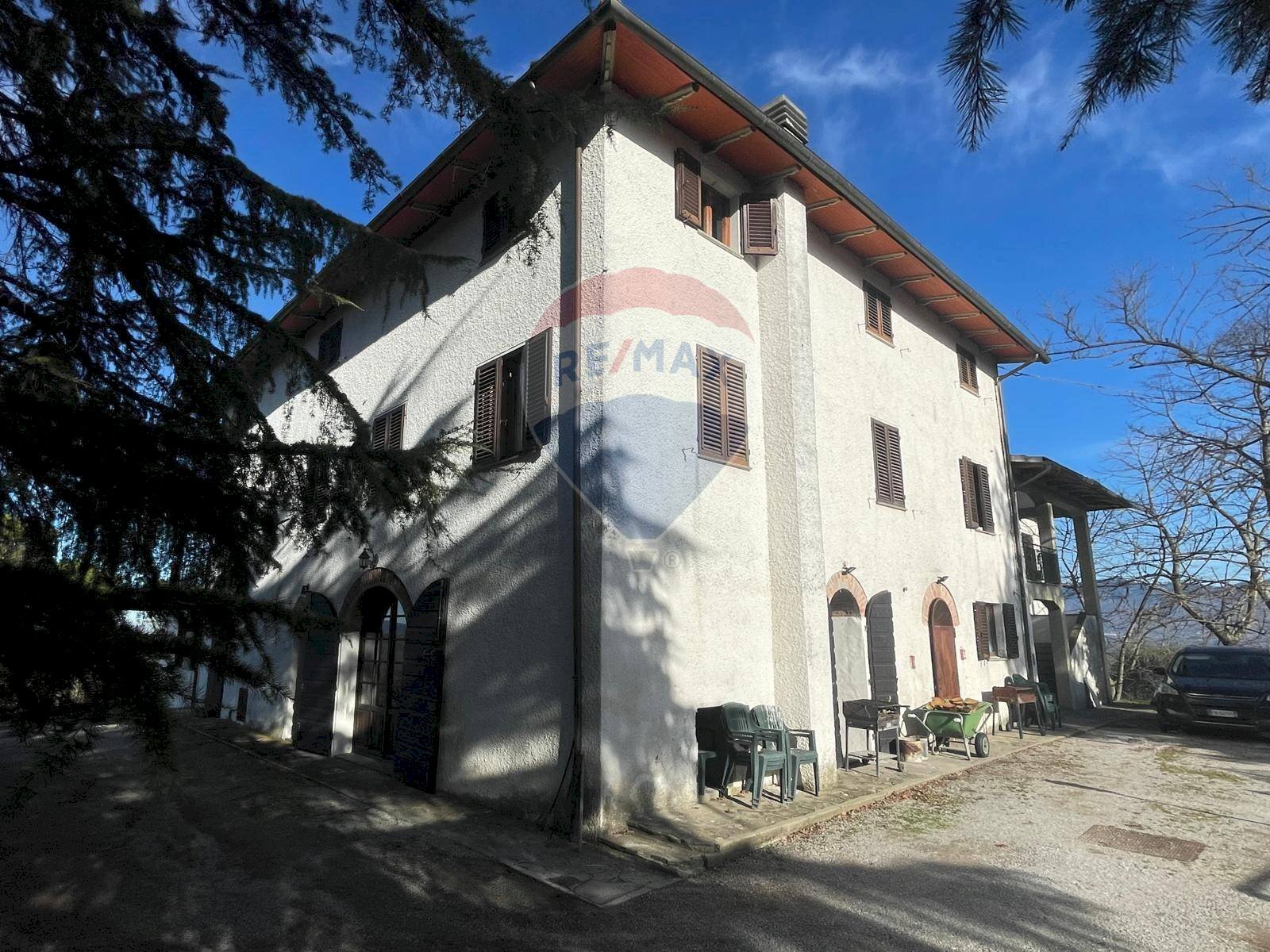 Edificio all\'aperto - Azienda agricola San Giovanni Valdarno - foto 2