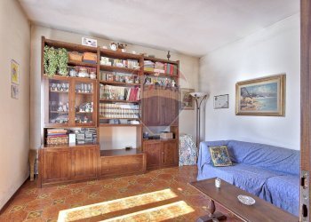 Soggiorno - Casa semi indipendente Via Giulio cesare
 
14, Bucine - foto 1