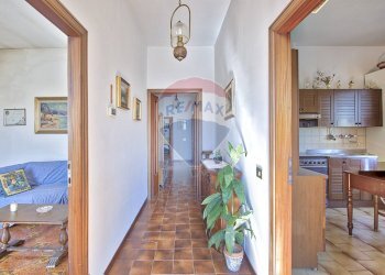 Hall / corridoio - Casa semi indipendente Via Giulio cesare
 
14, Bucine - foto 13