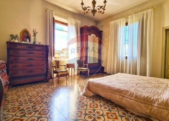 CAMERA MATRIMONIALE con bagno - Villa località Biagioni
 
42/43, Altopascio - foto 17