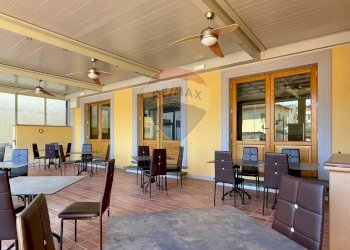 veranda - Locale Commerciale piazza Berni
 
13, Lamporecchio - foto 6