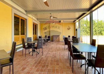 veranda - Locale Commerciale piazza Berni
 
13, Lamporecchio - foto 17