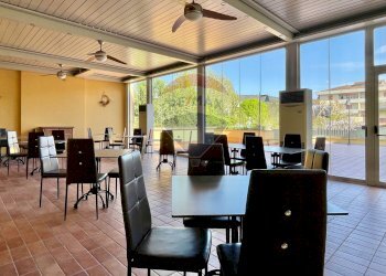 veranda - Locale Commerciale piazza Berni
 
13, Lamporecchio - foto 18