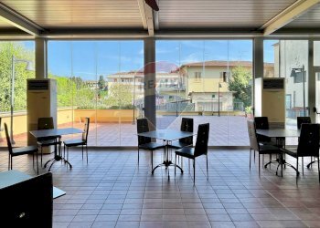 veranda - Locale Commerciale piazza Berni
 
13, Lamporecchio - foto 19