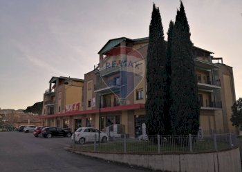 Edificio all\'aperto - Attico Viale Ponte Nestore
 
45, Marsciano - foto 16