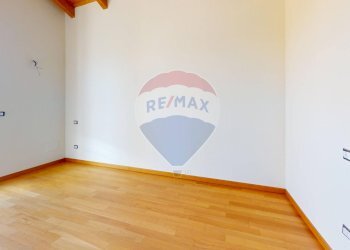 Stanza vuota - Attico Viale Ponte Nestore
 
45, Marsciano - foto 5