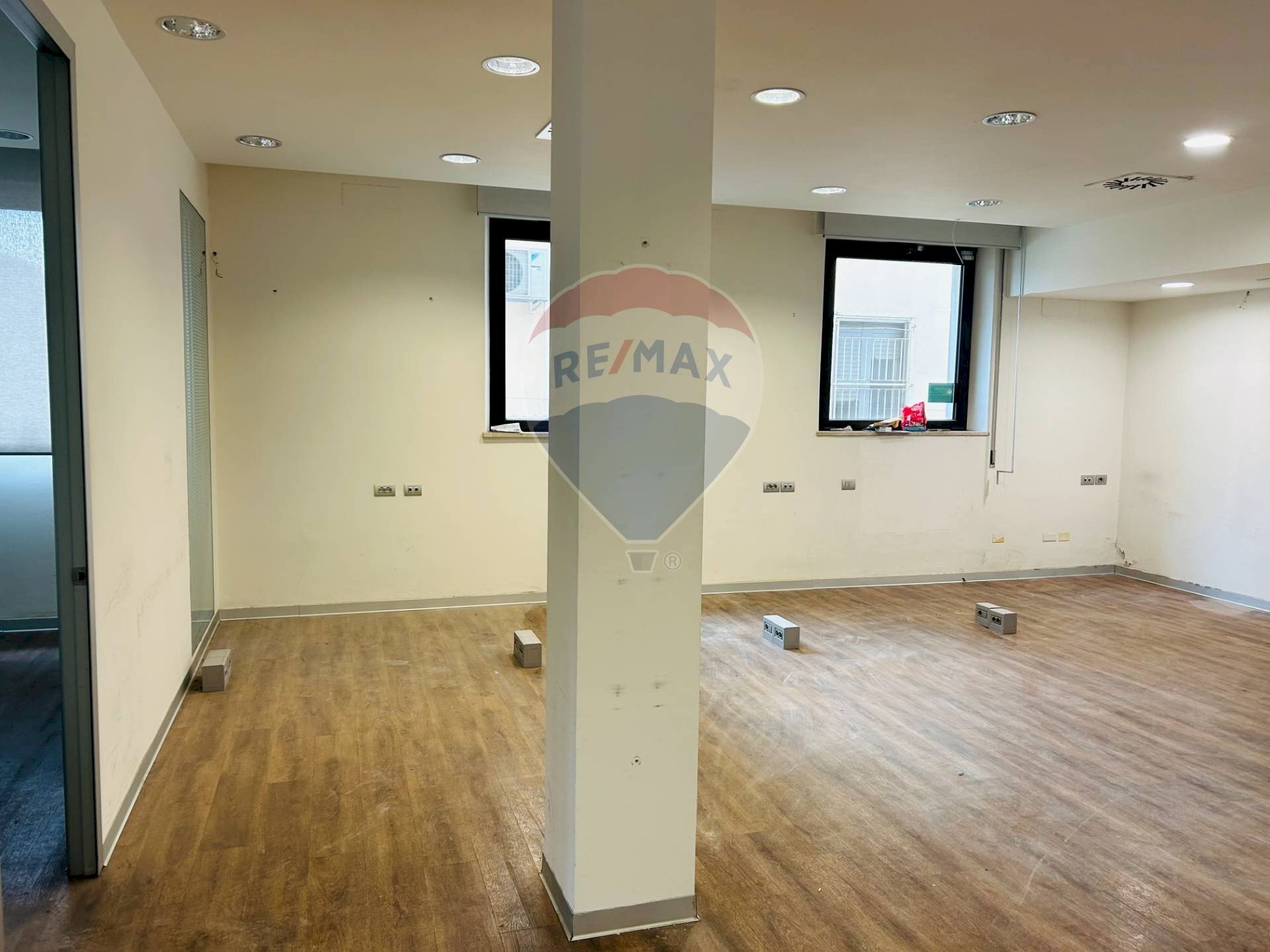 Stanza vuota - Shop Via Los Angeles
 
37, Assisi - photo 3