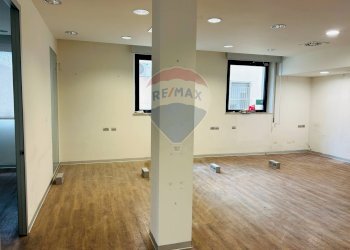 Stanza vuota - Shop Via Los Angeles
 
37, Assisi - photo 5