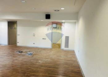 Stanza vuota - Shop Via Los Angeles
 
37, Assisi - photo 9