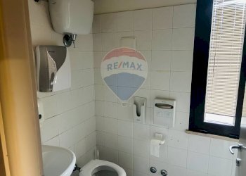 Bagno - Shop Via Los Angeles
 
37, Assisi - photo 10