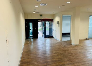 Stanza vuota - Shop Via Los Angeles
 
37, Assisi - photo 7