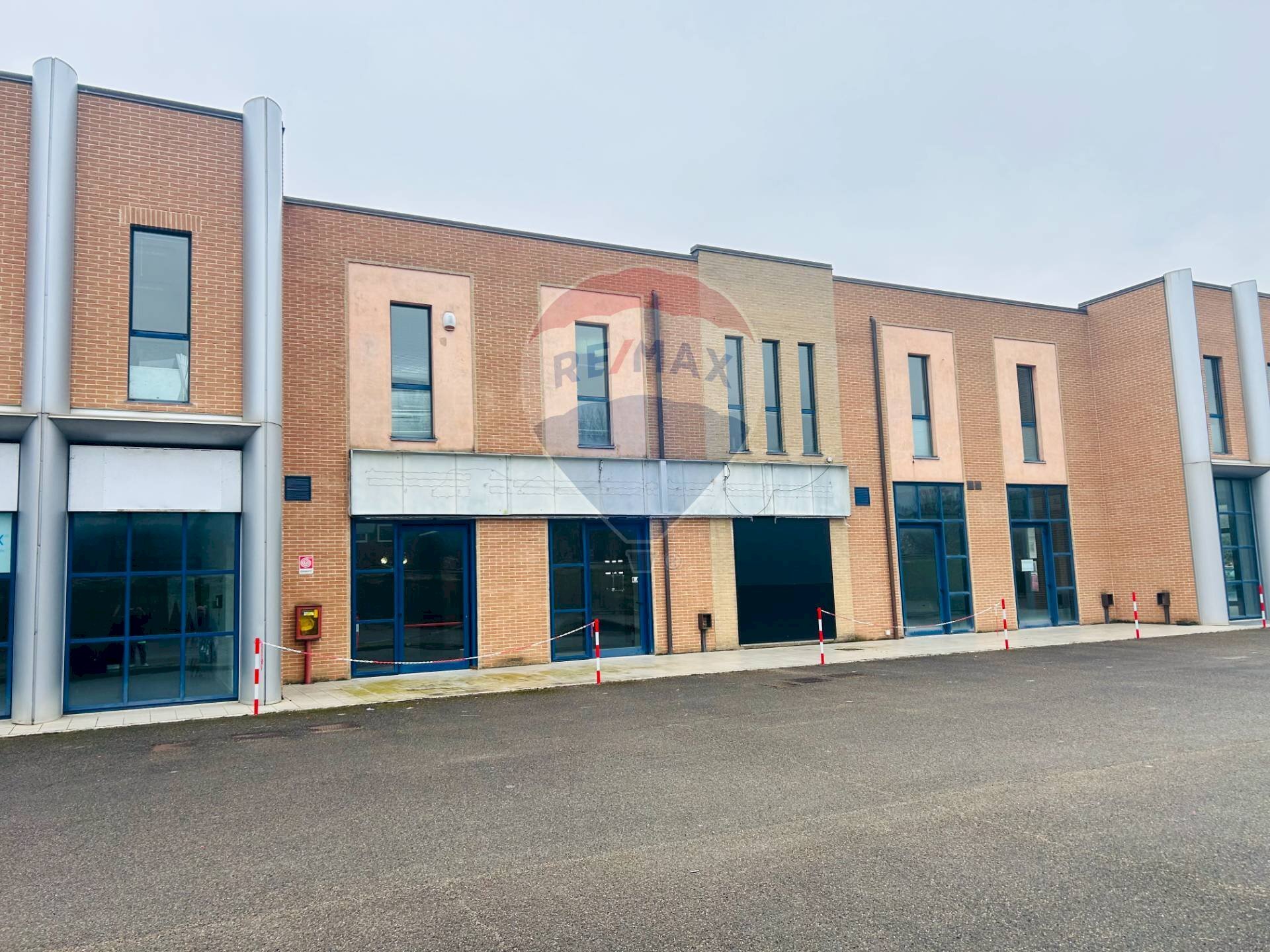 Edificio all\'aperto - Locale Commerciale Via Dei Gelsi
 
2, Magione - foto 1