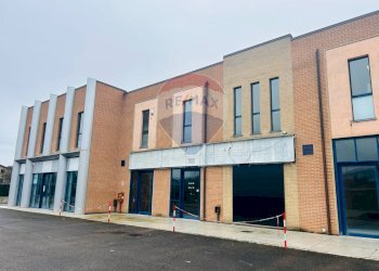 Edificio all\'aperto - Locale Commerciale Via Dei Gelsi
2, Magione - foto 2