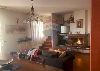 Sala da pranzo - Casa semi indipendente Città di Castello - foto 6