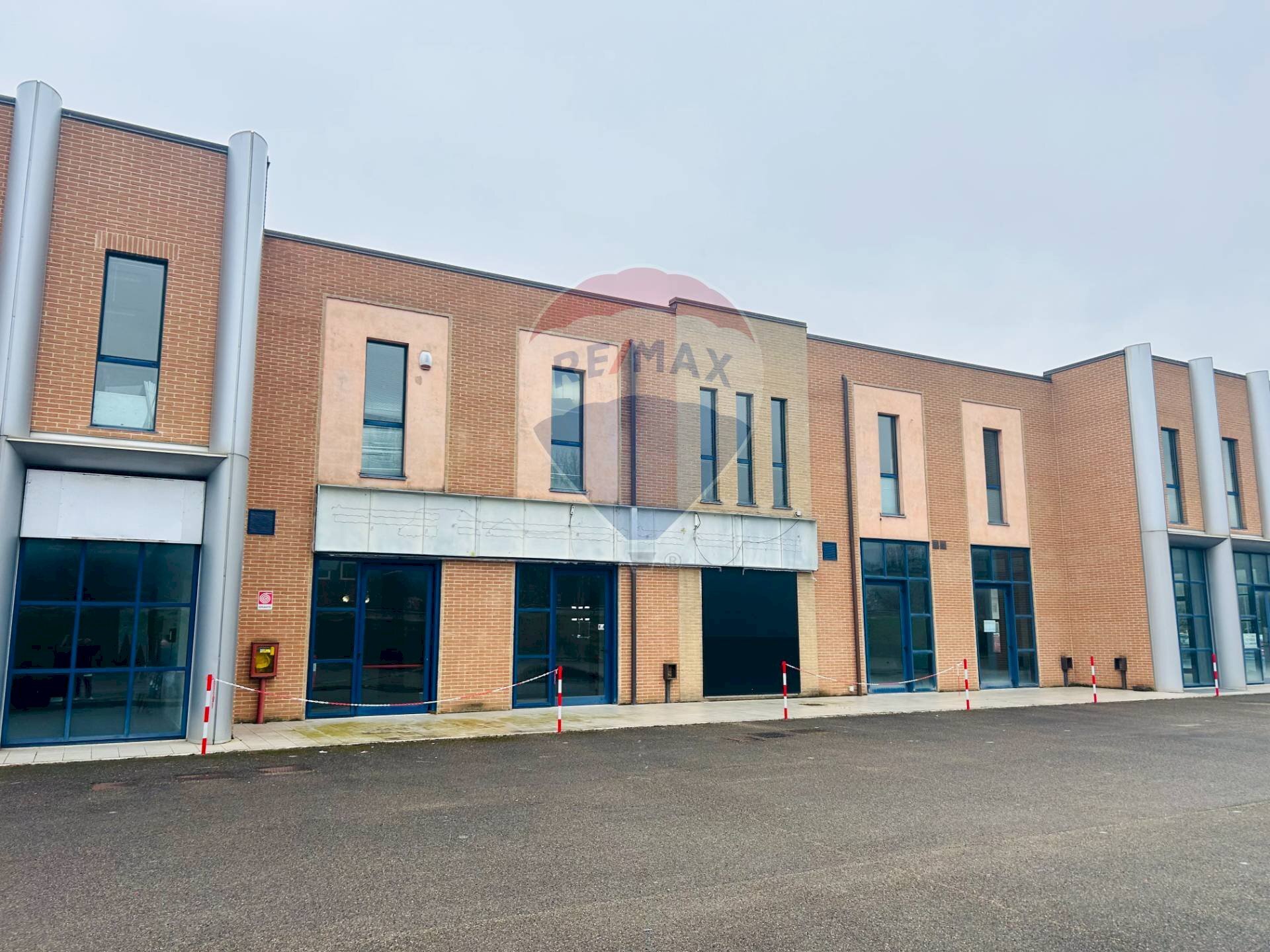 Edificio all\'aperto - Commercial Premises Magione - photo 1