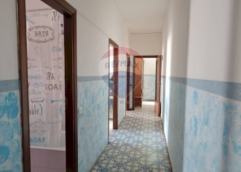 Hall / corridoio - Three-room apartment VIA FILIPPO TURATI, San Marzano sul Sarno - photo 9