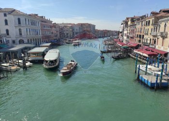 Vista dell\'acqua - Bilocale San Marco
 
3614, Venezia - foto 24