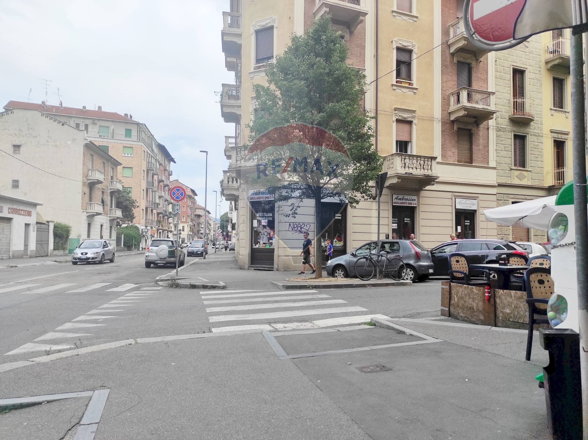 Edificio all\'aperto - Locale Commerciale Via Lauro Rossi
 
25, Torino - foto 1