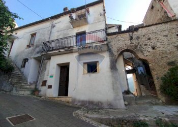 Edificio all\'aperto - Casa semi indipendente via vincenzo julia
 
snc, San Marco Argentano - foto 4