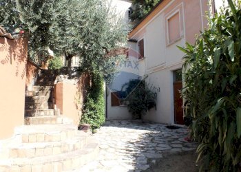 Casa all\'aperto - Casa semi indipendente Via Nicola Guardiagrele
 
23, Chieti - foto 12