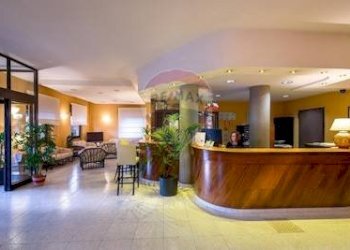 Ricezione / Lobby - Attività Commerciale Via Torino, Borgaro Torinese - foto 2