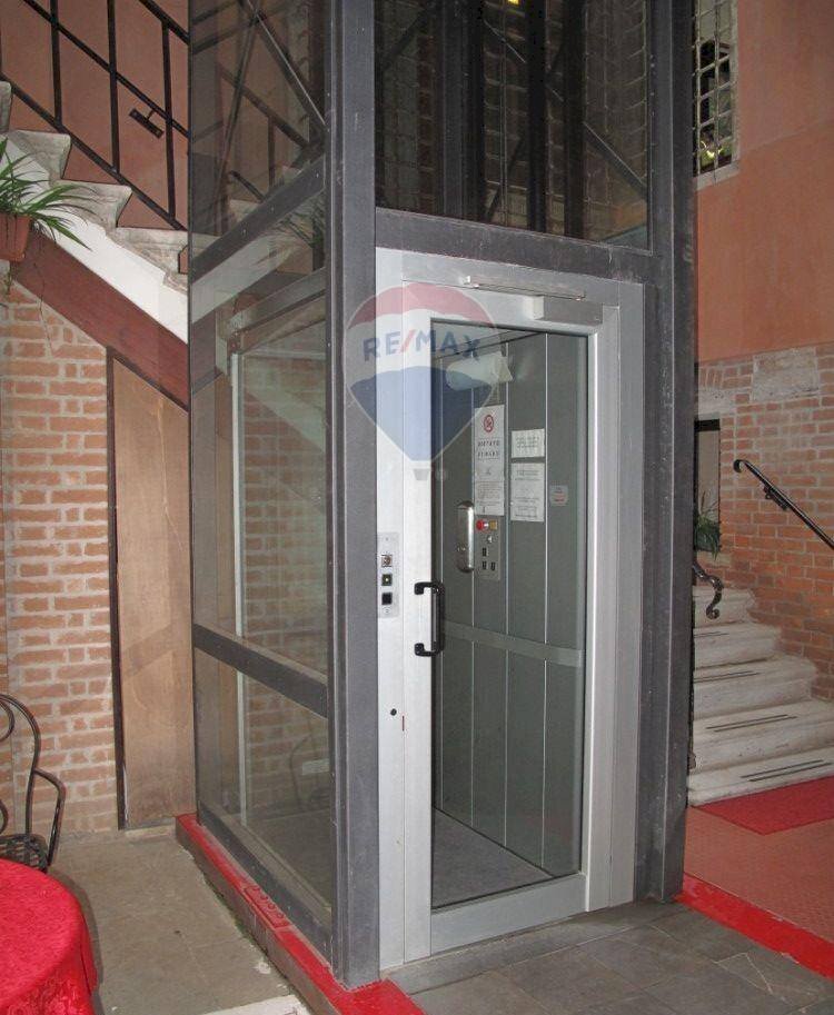 Edificio all\'aperto - Bilocale San marco
 
3614, Venezia - foto 3