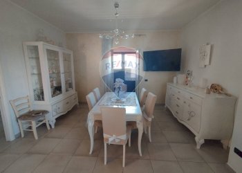 Sala da pranzo - Appartamento via pietro de turra
 
7, Bisignano - foto 1