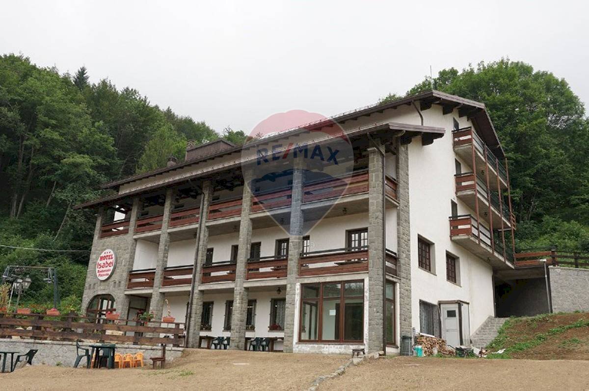 Edificio all\'aperto - Hotel Via Del Riaccio
 
56, Villa Minozzo - photo 1