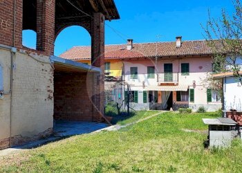 Casa all\'aperto - Villa strada comunale crocetta
 
55, Castello di Annone - foto 1