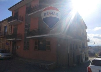 Edificio all\'aperto - Casa indipendente via variante
 
snc, Roggiano Gravina - foto 1