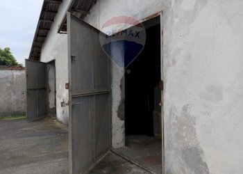 Parcheggio - Capannone Piscina - foto 11