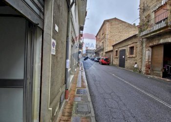 Edificio all\'aperto - Locale Commerciale via Duca Degli Abruzzi
 
54, San Marco Argentano - foto 17