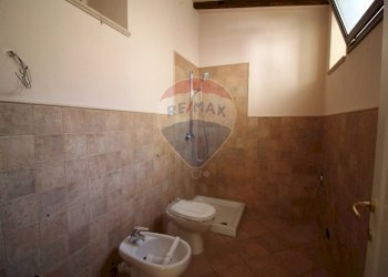 Bagno - Three-room apartment Via Arduino
 
35, Cuorgnè - photo 4