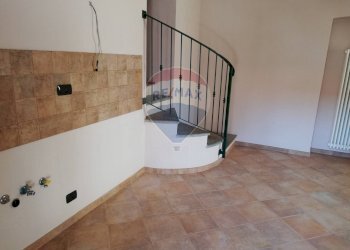 Scale - Two-room apartment via arduino
 
35, Cuorgnè - photo 9