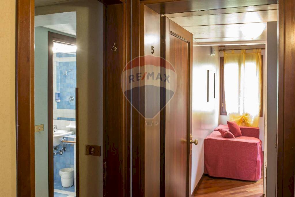 Hall / corridoio - Bilocale San Marco
 
3614, Venezia - foto 2