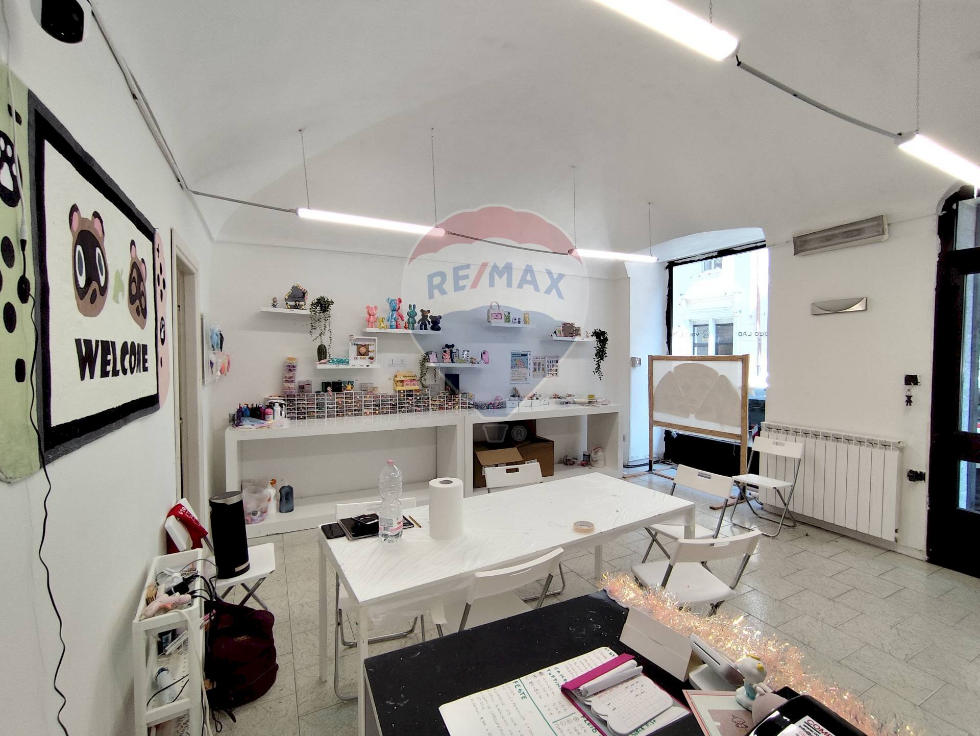 Soggiorno - Commercial Premises Via San Francesco da Paola
 
44, Torino - photo 1