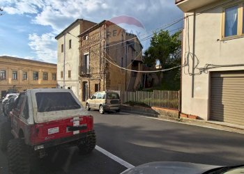 Edificio all\'aperto - Casa semi indipendente Via Vittorio Emanuele III
 
53, San Marco Argentano - foto 2