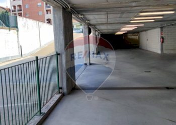Parcheggio - Box Via Envie
 
8/A, Torino - foto 7