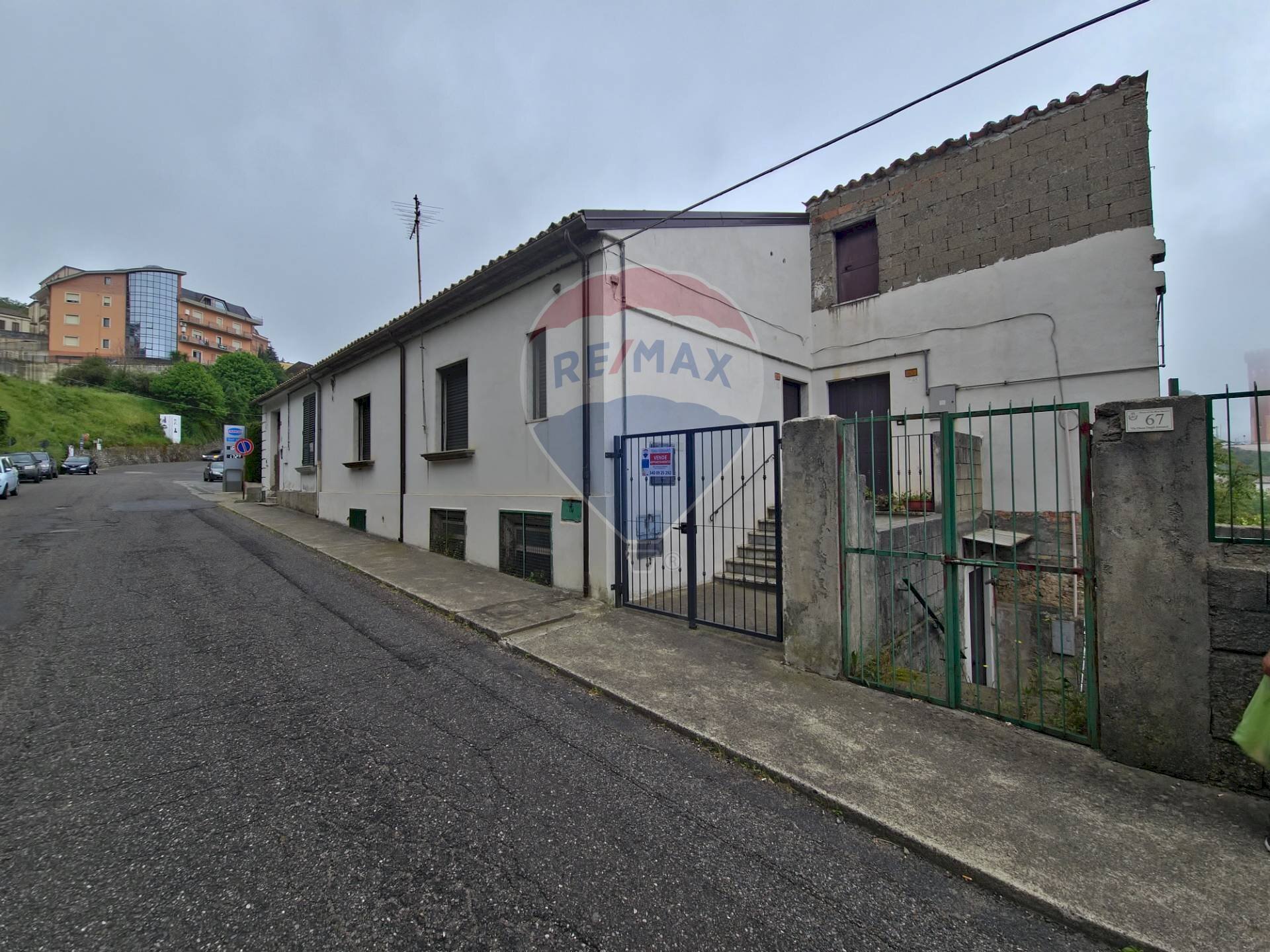 Edificio all\'aperto - Trilocale Via Duca Degli Abbruzzi
 
63, San Marco Argentano - foto 3